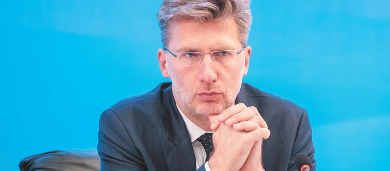 Η κυβέρνηση «τελείωσε» τον τουρισμό για το 2021: «Τέλη Αυγούστου θα έχει εμβολιαστεί το 70%»